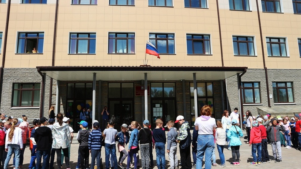 Школа в Нижневартовске подала претензию на ЧОП из-за драки подростков