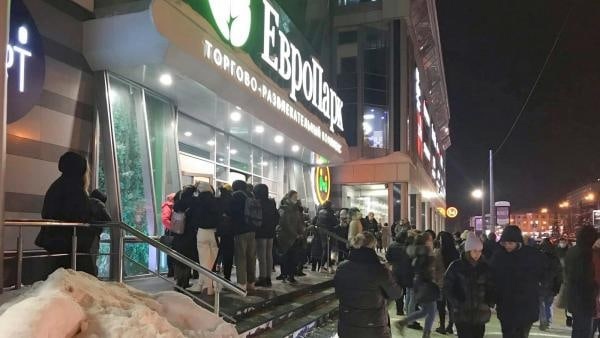 В Архангельске из-за угрозы взрыва эвакуировали здания 3 торговых центров и 2 школы