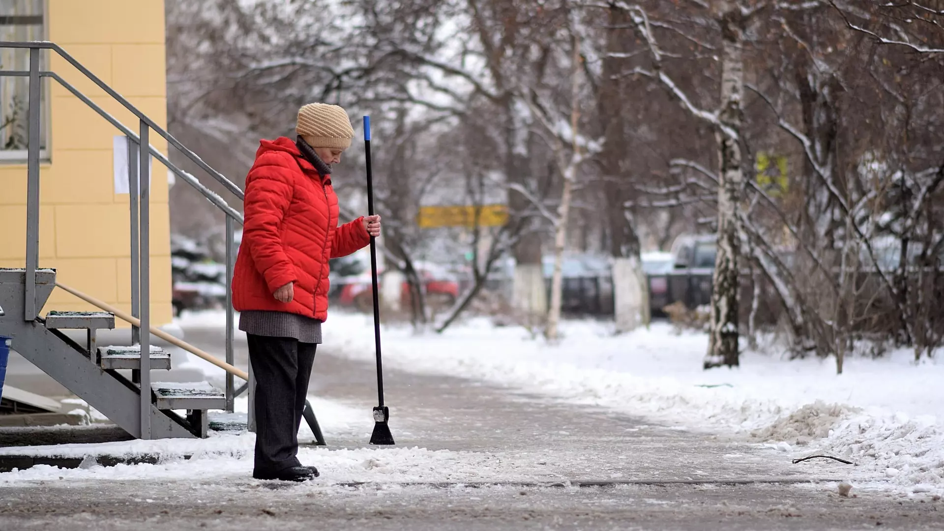Жителей ХМАО предупреждают о снеге с дождем и гололеде