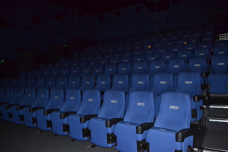 В Сургуте снесут кинотеатр «Аврора» и обустроят вместо него парк
