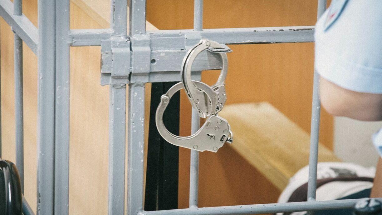 Второго участника драки с полицейскими в Нижневартовске посадили под домашний арест