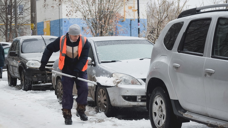Мэр Ноябрьска рекомендовал УК заранее информировать жителей об уборке снега
