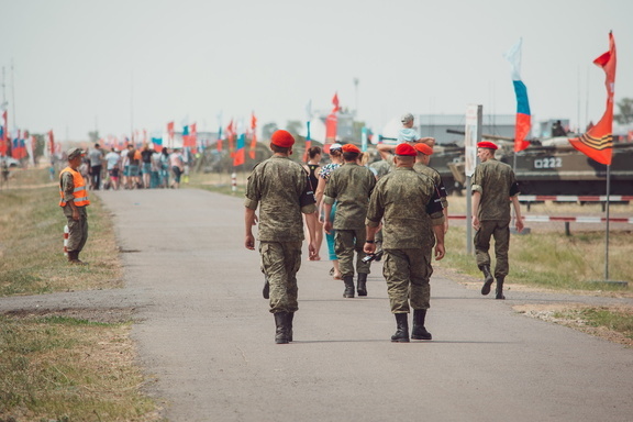 За югорчанами, участвующими в спецоперации на Украине, сохранят рабочие места