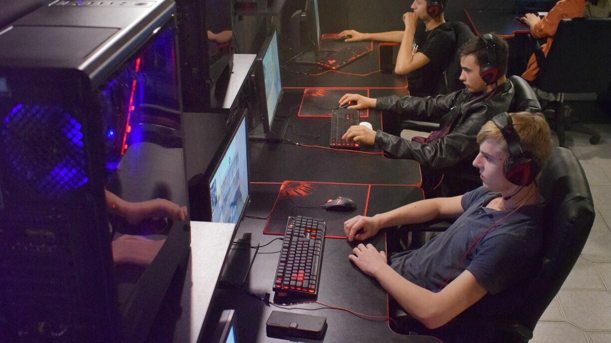 В компьютерном клубе Нижневартовска подростки-южане устроили потасовку с русскими