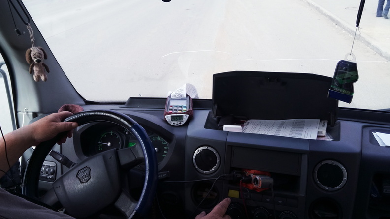 В Сургуте у автомобилистов попросили помощи в развозе медиков к пациентам