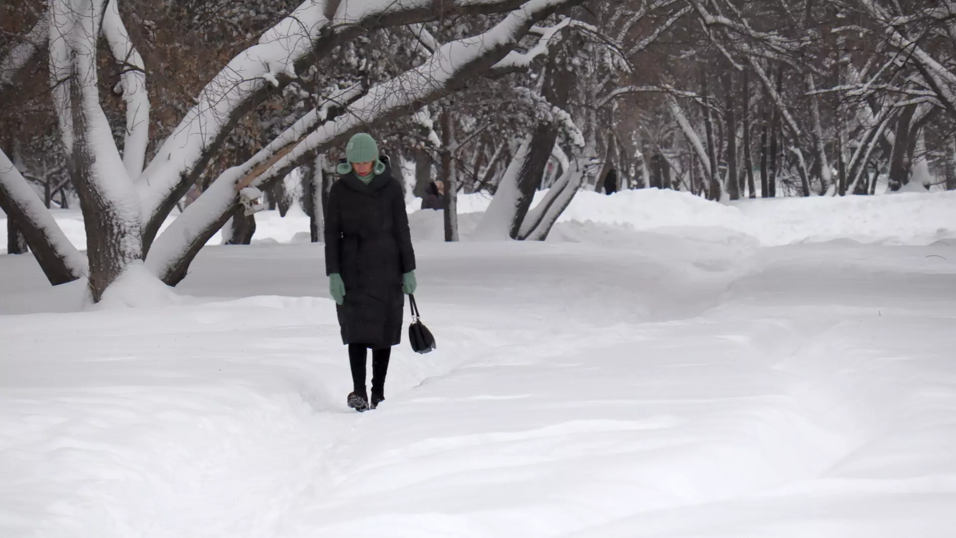 Сургутян просят не гулять долго на улице из-за риска получить обморожение
