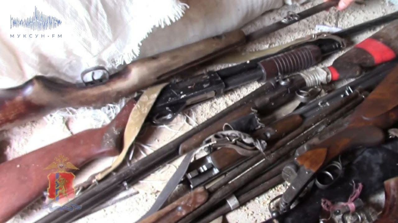 Житель Енисейского района спрятал у себя 6 незарегистрированных ружей и 700 патронов