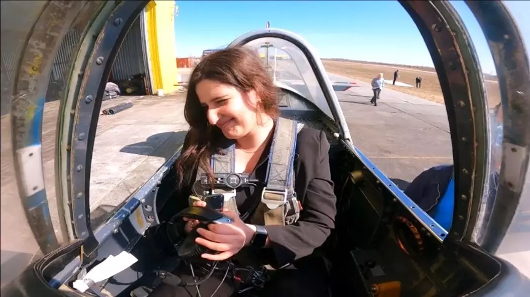 Ольга сразу после посадки самолета