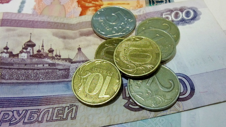 Жителям ХМАО списали практически 1,5 млн рублей пени по долгам за мусор