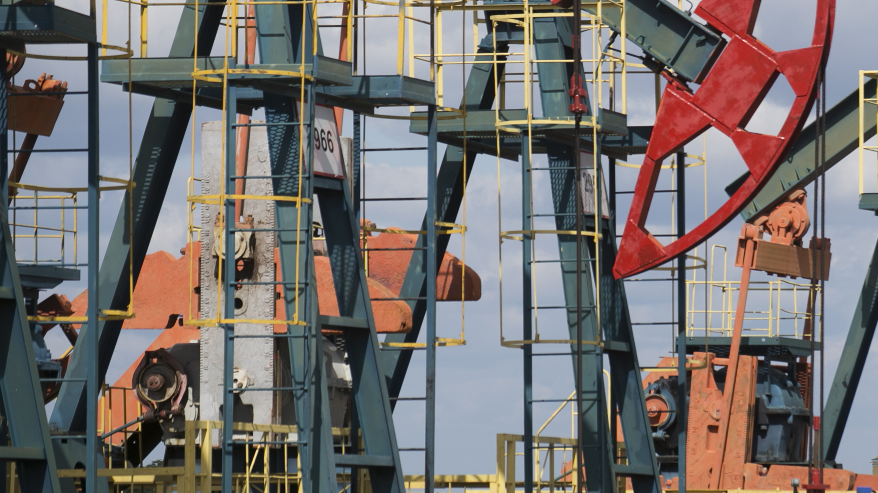 Новак: Россия не будет поставлять нефть на мировые рынки себе в убыток