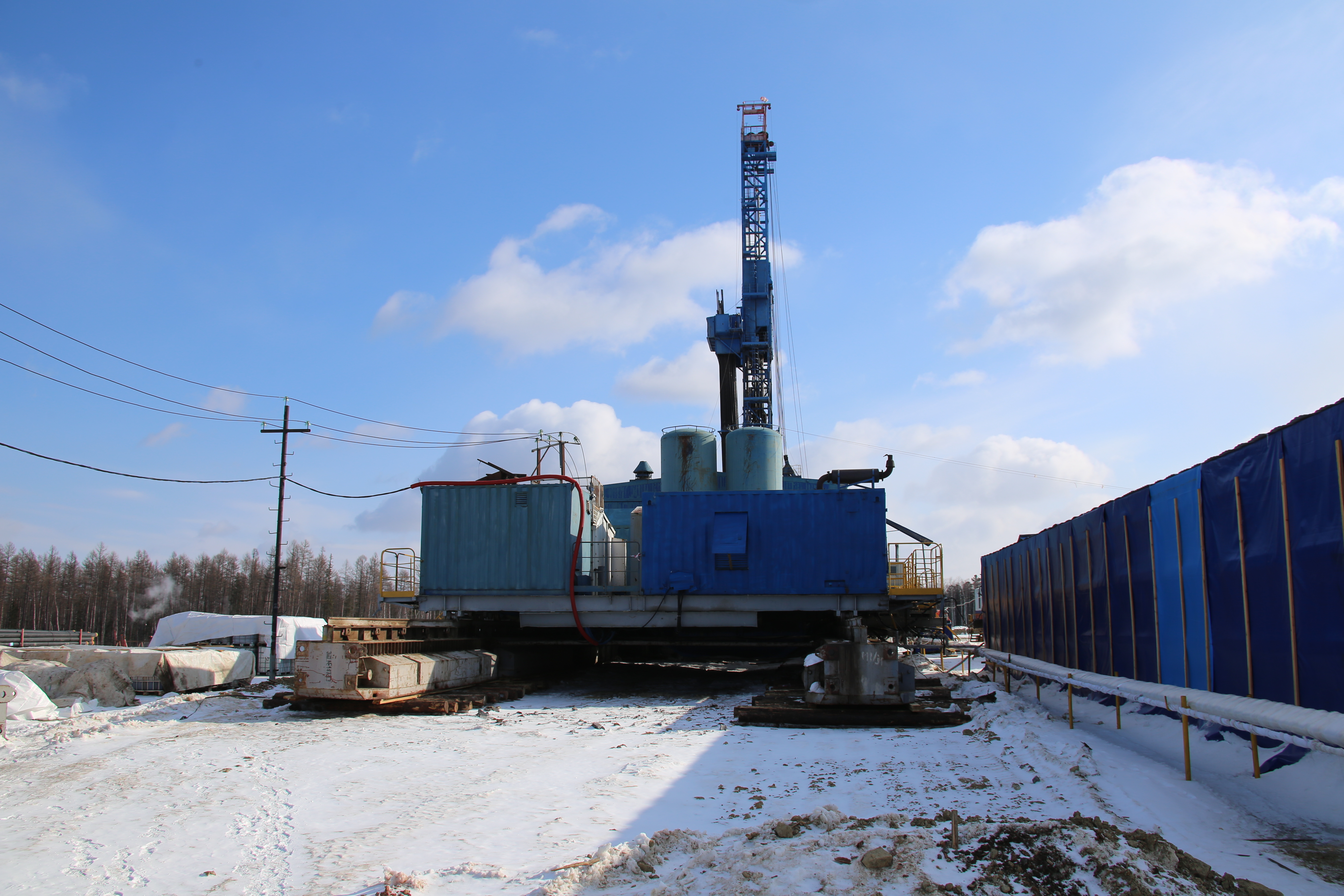 Компаниям в Югре и на Ямале не стоит снижать объемы добычи нефти при упавшем спросе