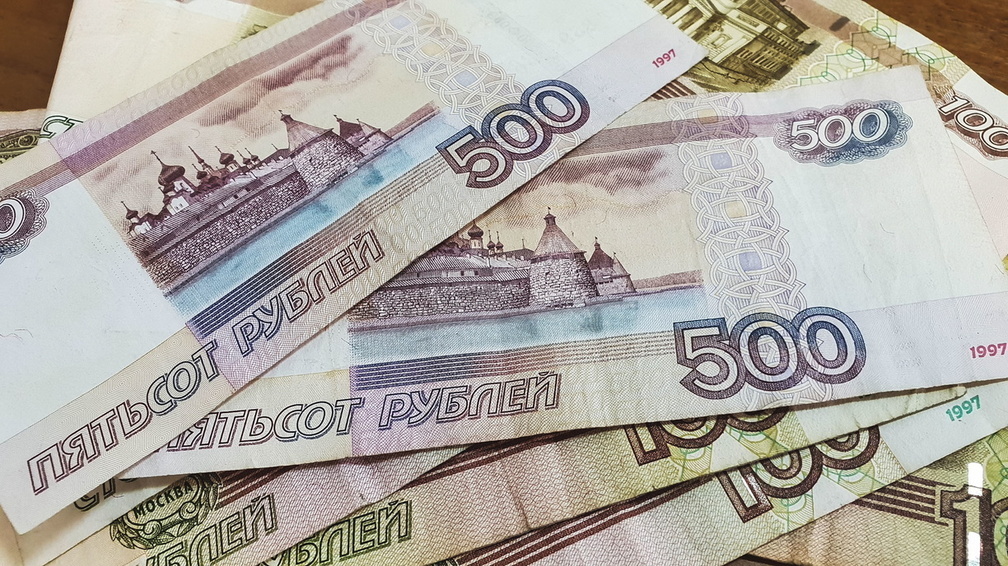 За сутки аферисты обманули жителей ХМАО почти на 2 миллиона рублей