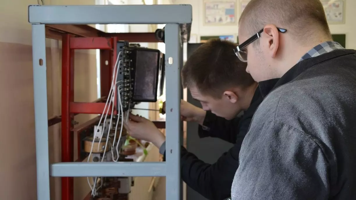 Нижневартовский студент создал робота, который решает головоломки
