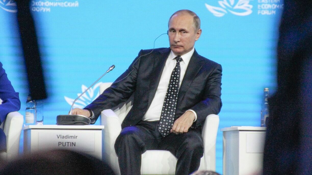 Путин запретил компаниям из ХМАО проводить сделки с иностранными долями