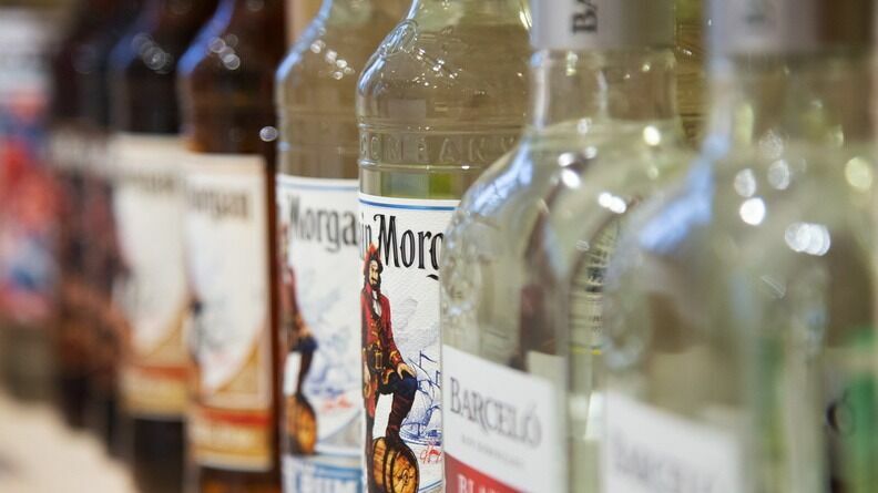 Алкоголь для сельских жителей Югры станет доступнее
