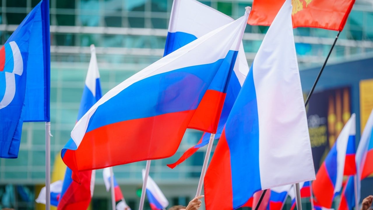В День флага России по ХМАО-Югре прошло более 1500 мероприятий. 