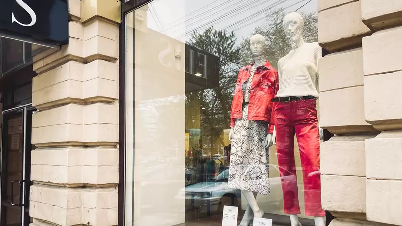Бизнесмены ХМАО массово распродают бутики с одеждой