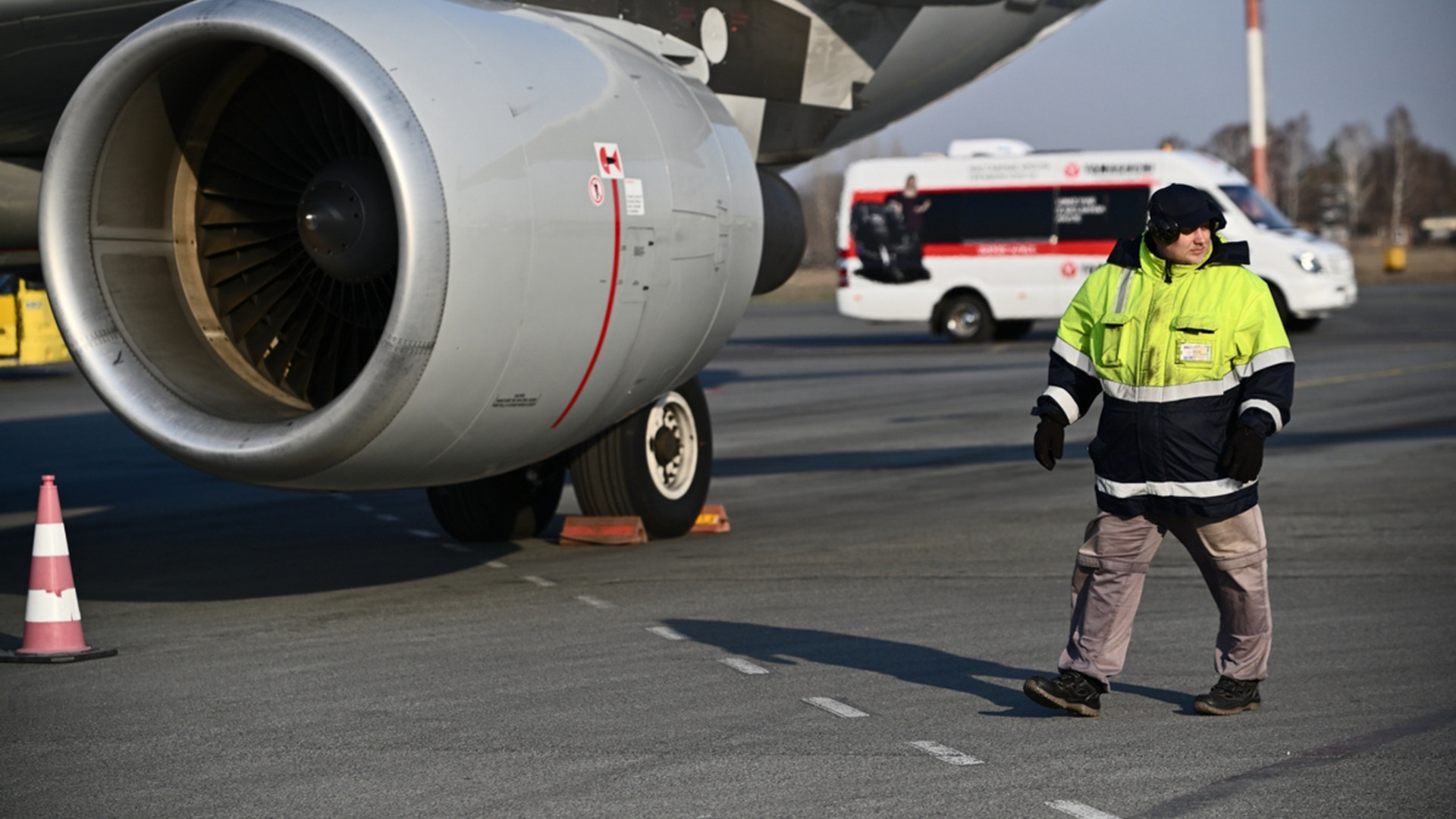 Прокуратура ХМАО сообщила о проверке «ЮТэйр» из-за отказа двигателя у самолета