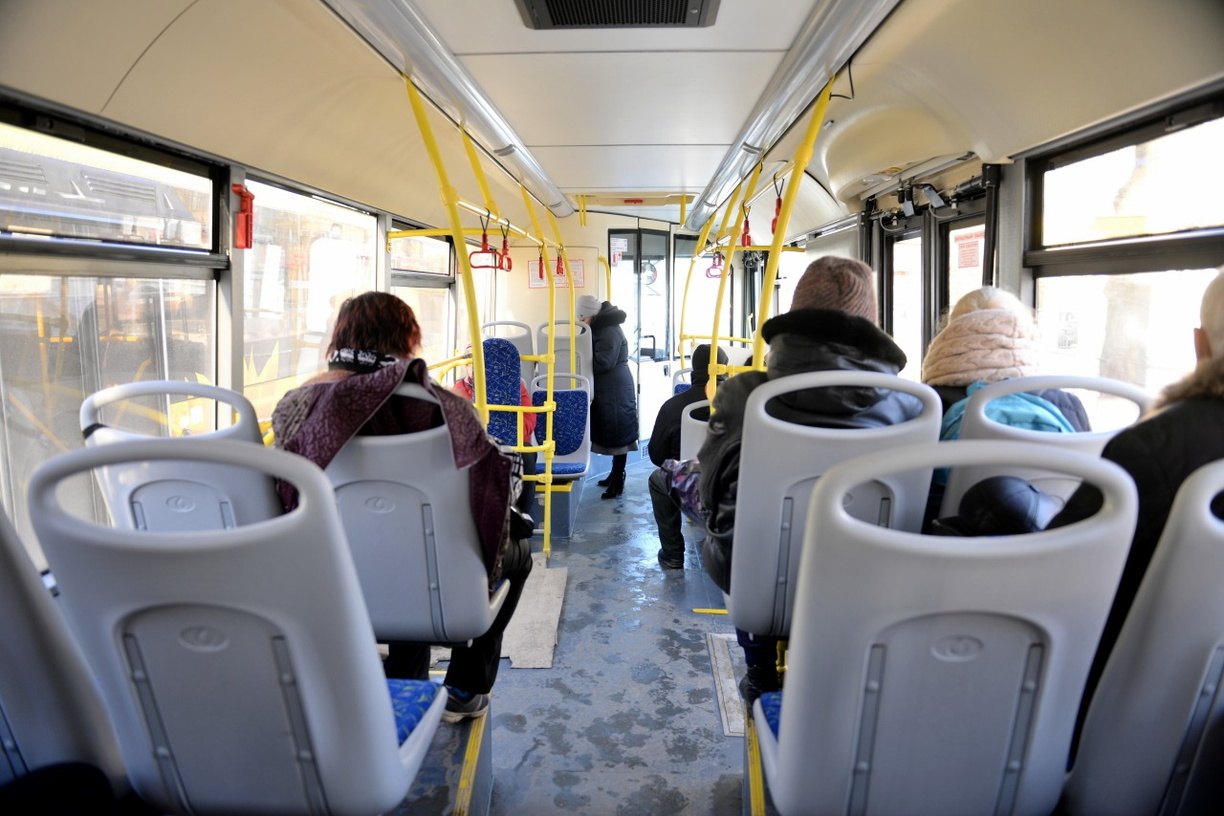 Пенсионерам и школьникам в Сургуте добавят поездок в транспорте