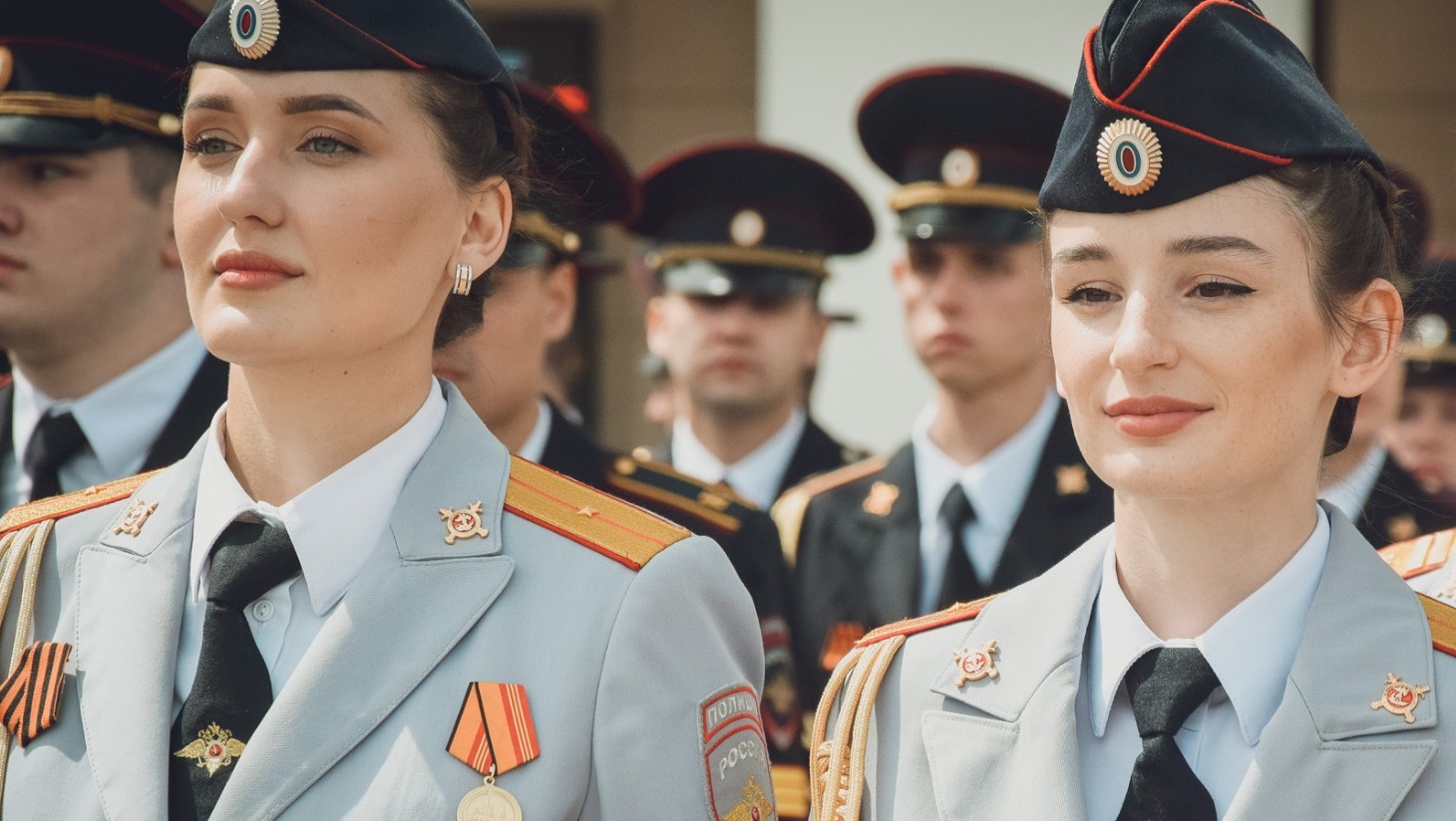 Женщины Югры хотят в армию по контракту и отправиться на Украину
