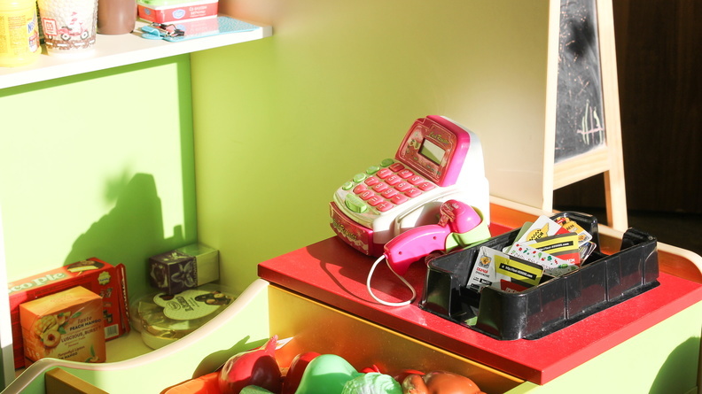 В Югре ослабят ограничения по работе детских комнат из-за спада заболеваемости COVID