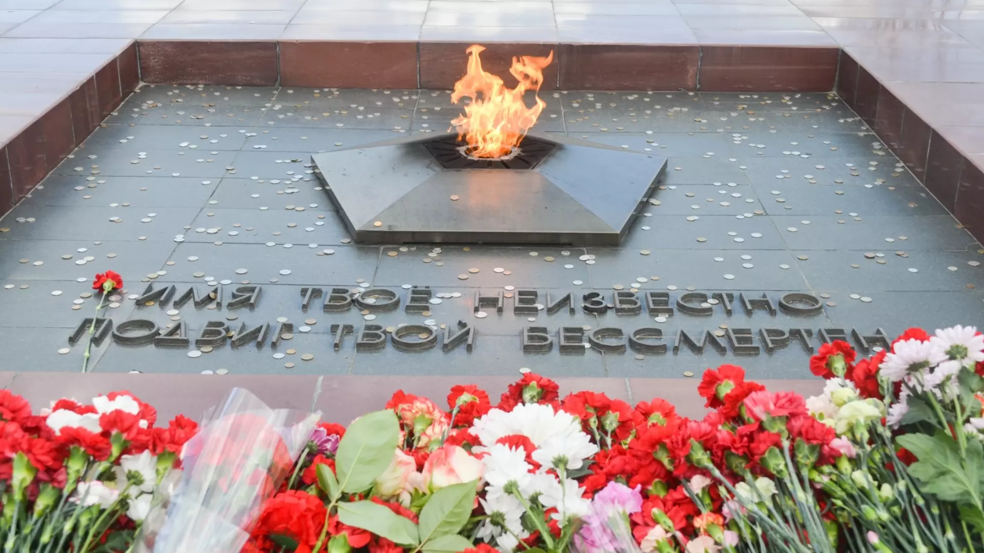 Бастрыкин потребовал возбудить уголовное дело из-за осквернения мемориала в ХМАО