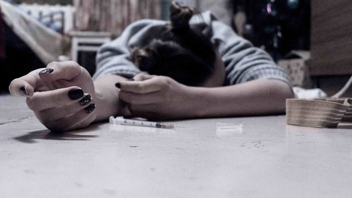 19-летний пермяк заставил подростка принять наркотики в Сургуте