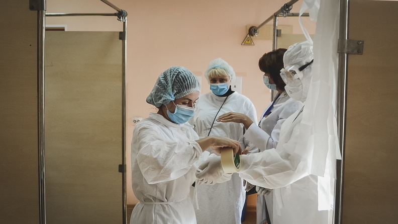 В Югре за минувшие сутки госпитализировали 138 человек с коронавирусом
