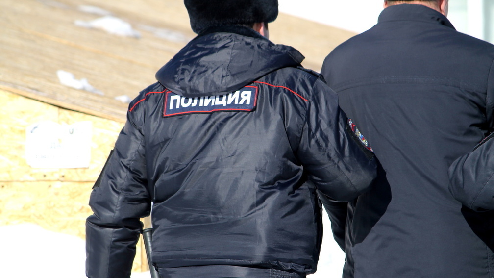 В ХМАО два мужчины похитили на даче имущества на 6 тысяч рублей
