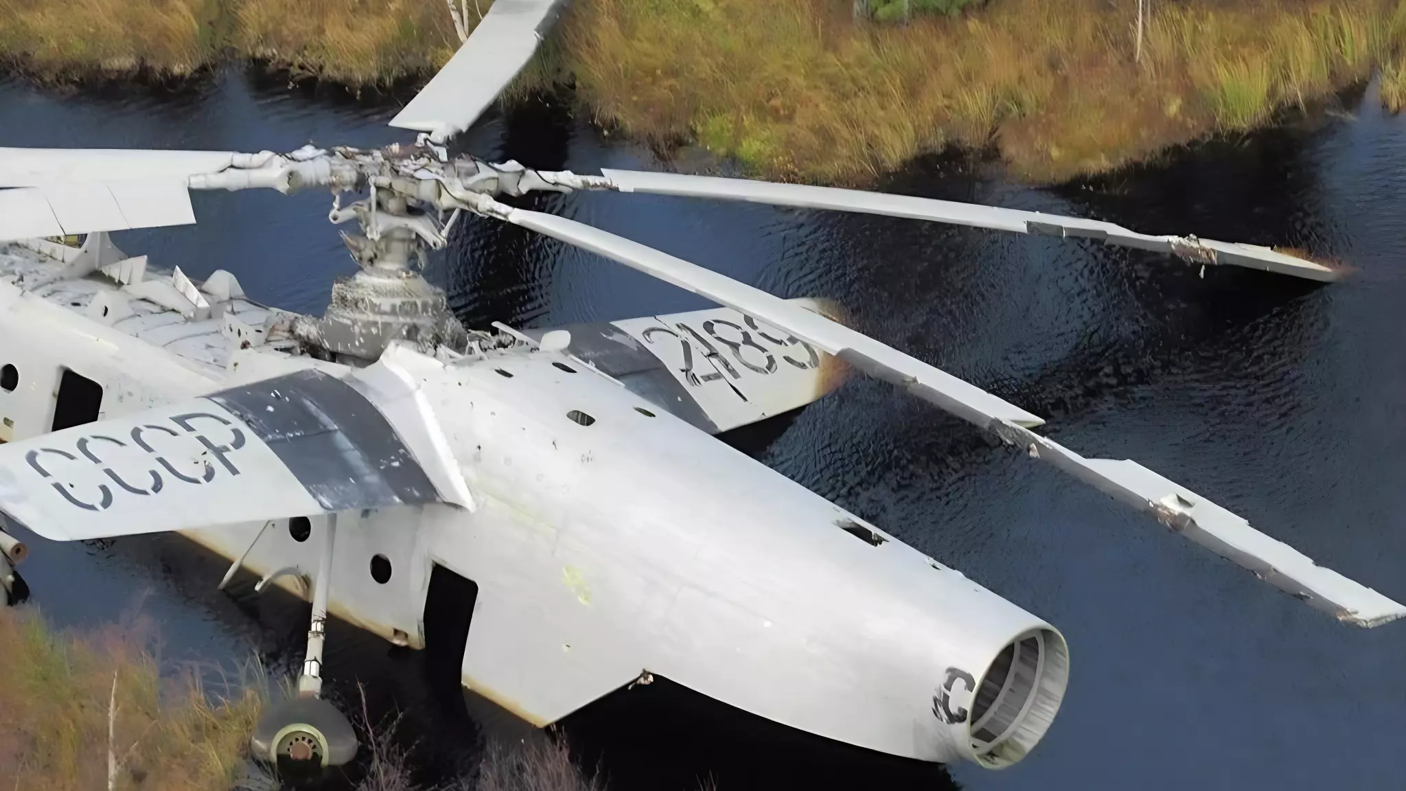 В болотах Ямала уже 43 года покоится вертолёт