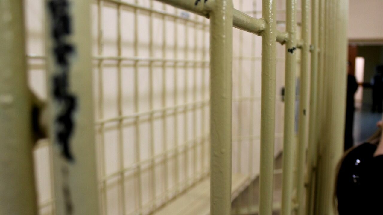 В Нижневартовске заключенный объявил голодовку