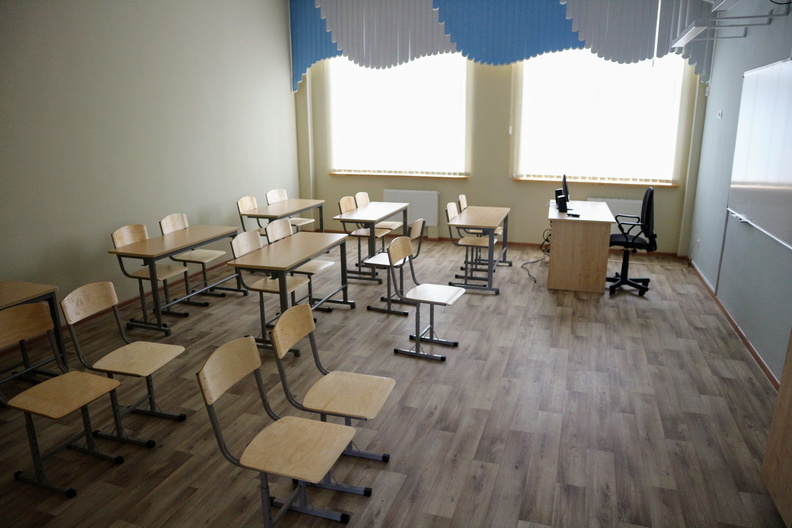 В Сургуте возведение второго корпуса школы №9 завершено на 88%